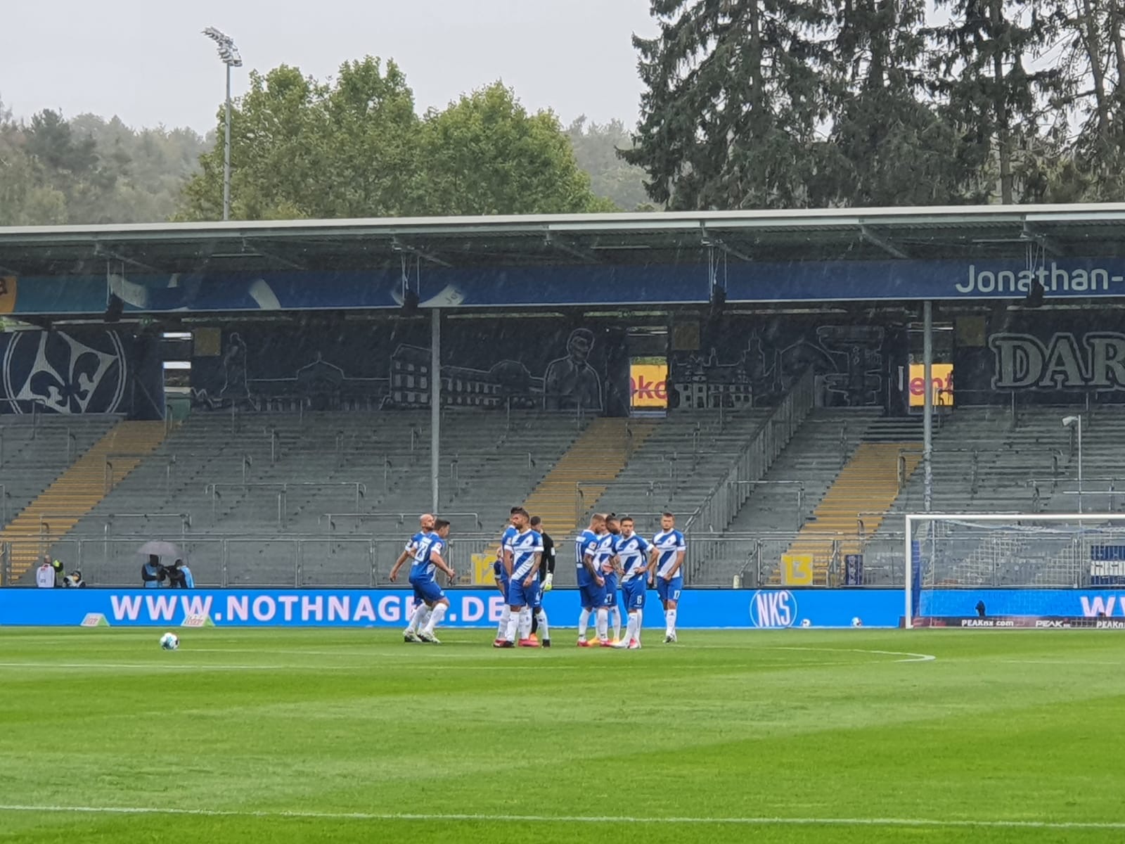 Rückkehr der Fans: Irgendwo in der Zwischenwelt