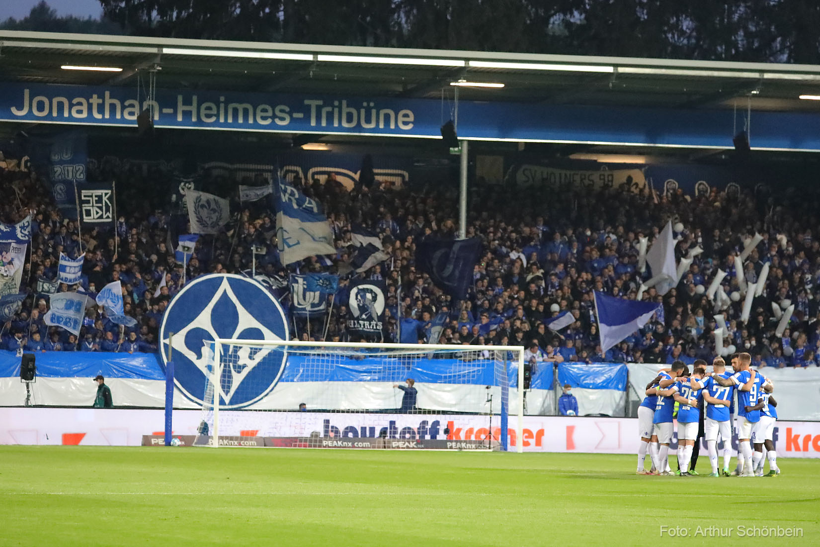 Mittwochfrage: Was haltet ihr von Pyrotechnik bei Lilien-Spielen?
