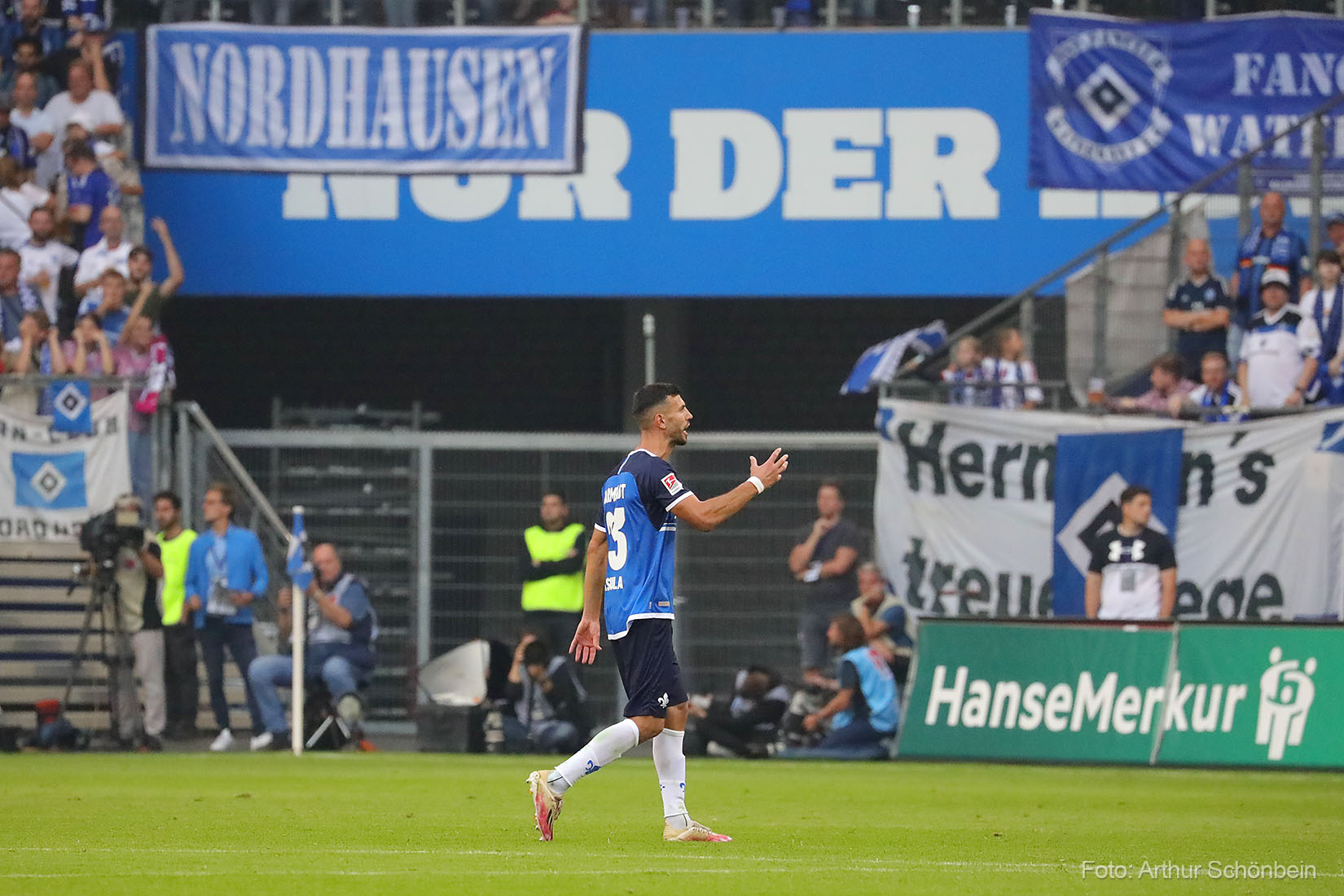Klaus Gjasula: Führungsspieler und Sicherheitsrisiko