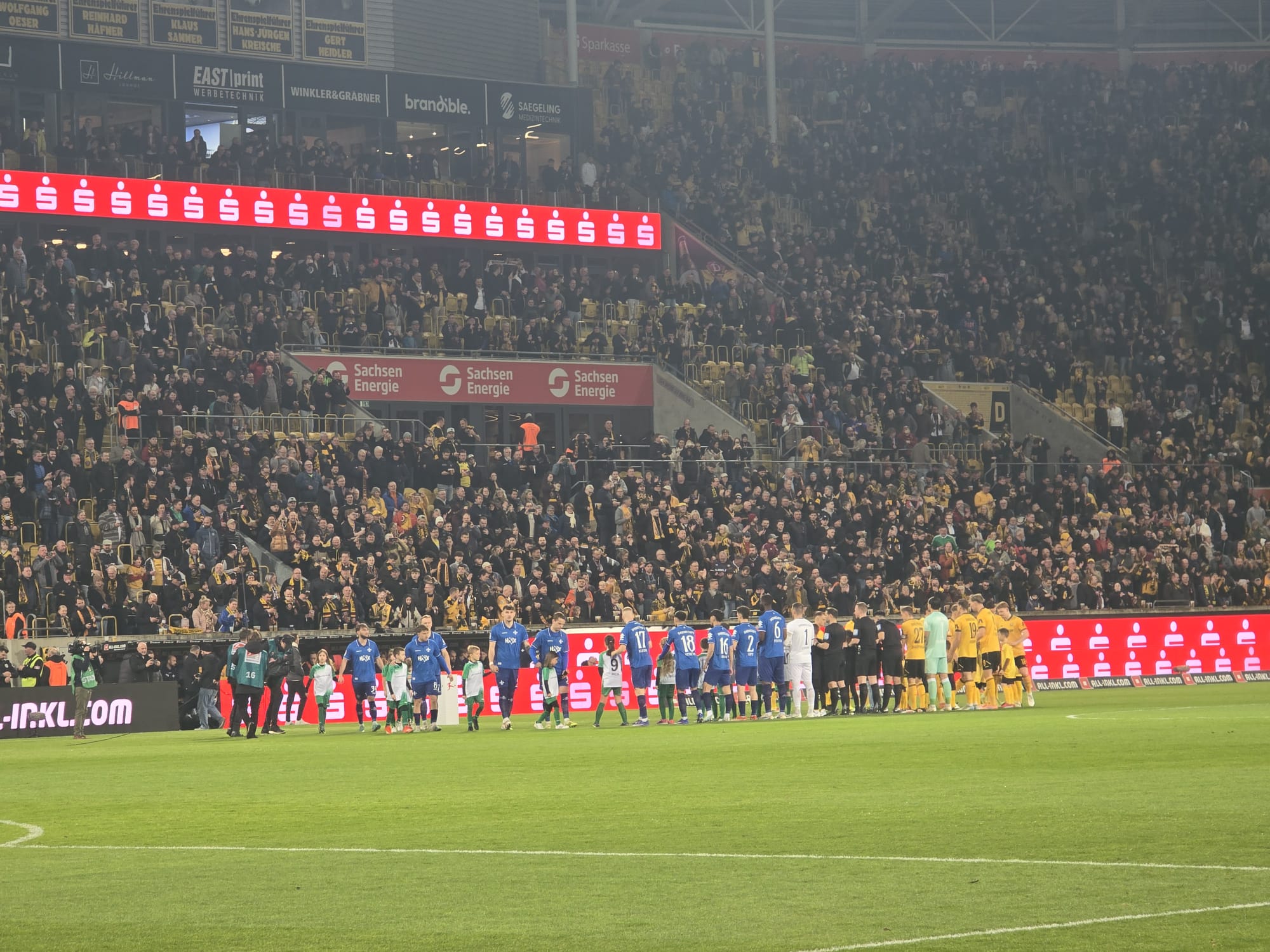 Rot für Pfeiffer: Lilien unterliegen Dresden
