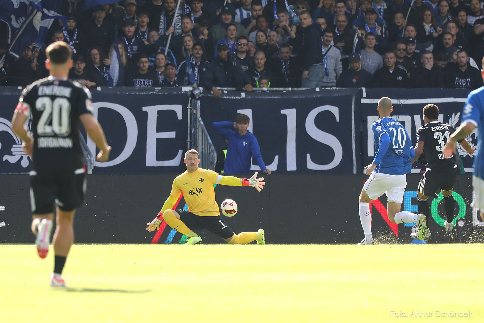 Schuhen: Nicht bei jedem Heimspiel das Messer am Hals haben